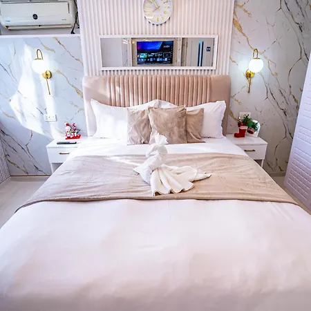 Iancu Jianu Premium Apartman *