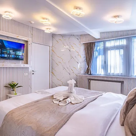 Iancu Jianu Premium Apartman *